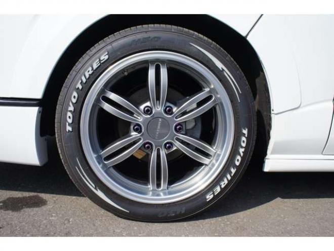 ハイエース2.7 GL ロング ミドルルーフ 4WD　IFUU製3列目対面ラウンジベッドIF-WB8フルフラットベットラウンジ展開 アルパインBIG-X　フリップダウンモニター センターコンソール 415COBRA　F/S/R/ルーフスポイラー/フェンダー/18インチAW 2700