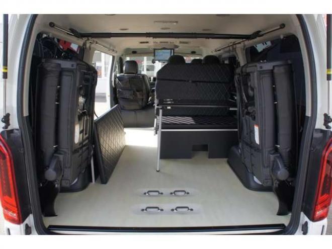 ハイエース2.7 GL ロング ミドルルーフ 4WD　IFUU製3列目対面ラウンジベッドIF-WB8フルフラットベットラウンジ展開 アルパインBIG-X　フリップダウンモニター センターコンソール 415COBRA　F/S/R/ルーフスポイラー/フェンダー/18インチAW 2700