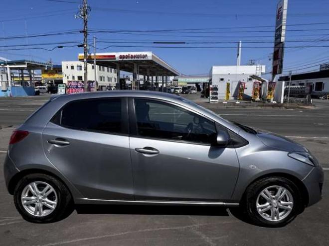 デミオ1.3 13C 4WD　キーレス・外1DIN・CD・AUX・オートライト・切替4WD・電動格納ミラー 1300