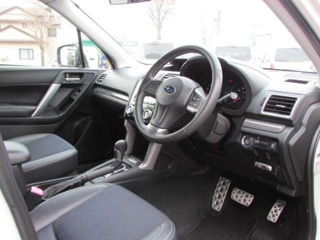 フォレスター2.0 S リミテッド 4WD　アイサイト/アイドリングストップ/シートヒーター/社外ナビ/フルセグ/バックカメラ/フリップダウンモニター/ETC/レーダークルーズコントロール 2000