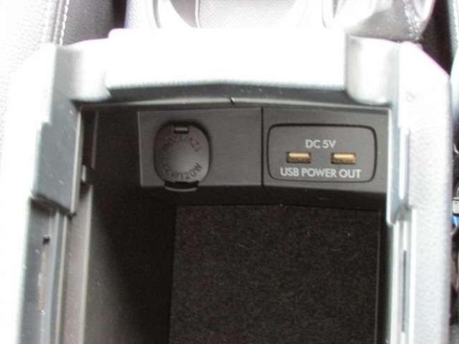 フォレスター2.0 S リミテッド 4WD　アイサイト/アイドリングストップ/シートヒーター/社外ナビ/フルセグ/バックカメラ/フリップダウンモニター/ETC/レーダークルーズコントロール 2000