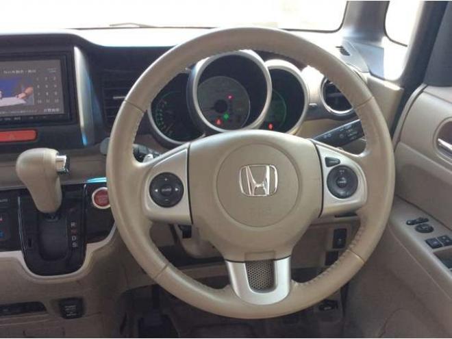 N-BOXG ターボパッケージ 4WD　パワスラ　スマートキー　クルーズコントロール　ドラレコ　バックカメラ　メモリーナビ　ETC　電動格納ミラー　オートライト　横滑り防止　アイドリングストップ　パナソニックフルセグTV　メモリナビ　Bluetooth 660