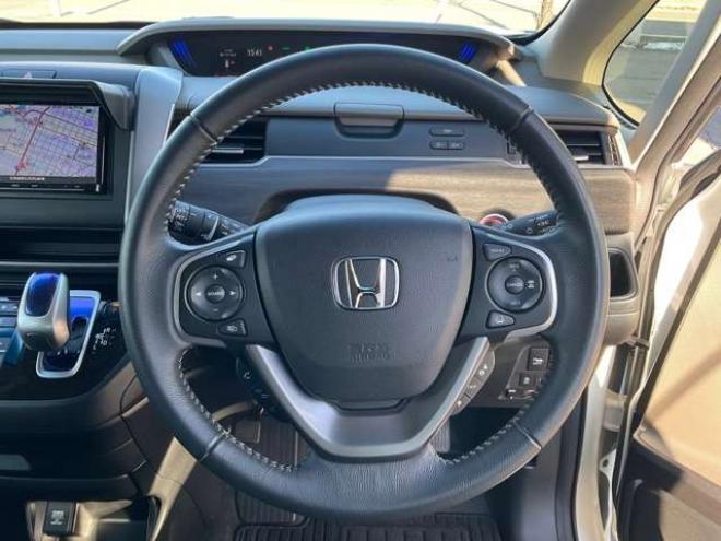 フリード+1.5 ハイブリッド G ホンダセンシング 4WD　社外ナビTV　バックカメラ　両側パワースライドドア　ETC　プッシュスタート　純正エンジンスターター　LEDヘッドライト　ドラレコ　レーダークルーズコントロール　シートヒーター 1500