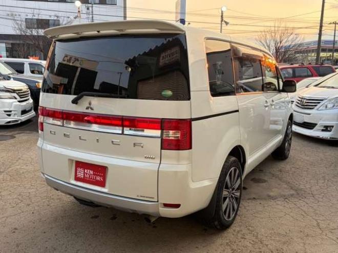 デリカD：5 2.2 D パワーパッケージ ディーゼルターボ 4WD　両側電動スライドドア　電動リアゲート　社外ナビ　社外アルミ　バックカメラ　エアコン　ETC　キーレスエントリー　シートヒーター　寒冷地仕様　パワステ　パワーウィンドウ　クルーズコントロール　3列シート 2300