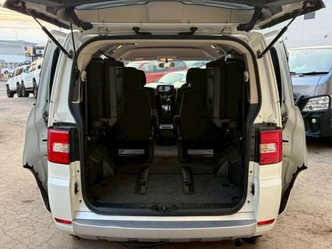 デリカD：5 2.2 D パワーパッケージ ディーゼルターボ 4WD　両側電動スライドドア　電動リアゲート　社外ナビ　社外アルミ　バックカメラ　エアコン　ETC　キーレスエントリー　シートヒーター　寒冷地仕様　パワステ　パワーウィンドウ　クルーズコントロール　3列シート 2300