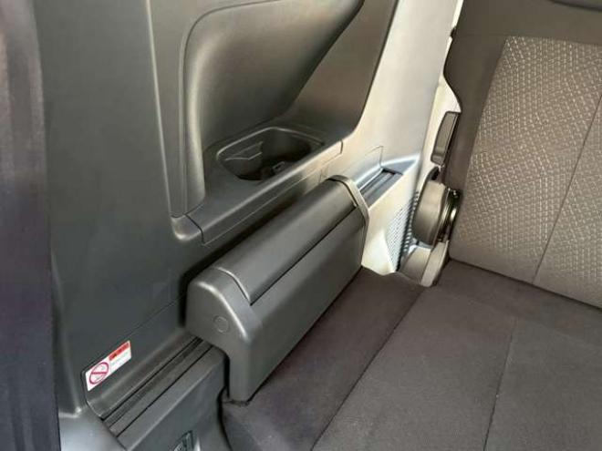 デリカD：5 2.2 D パワーパッケージ ディーゼルターボ 4WD　両側電動スライドドア　電動リアゲート　社外ナビ　社外アルミ　バックカメラ　エアコン　ETC　キーレスエントリー　シートヒーター　寒冷地仕様　パワステ　パワーウィンドウ　クルーズコントロール　3列シート 2300