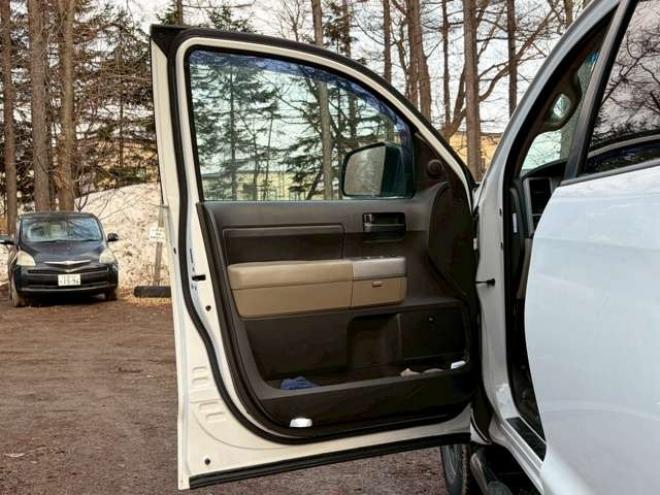 タンドラクルーマックス SR5 5.7 V8 4WD　 正規輸入車 5700