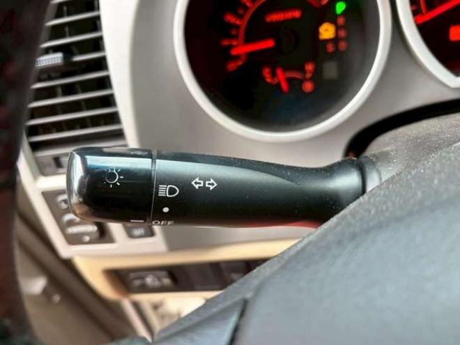 タンドラクルーマックス SR5 5.7 V8 4WD　 正規輸入車 5700