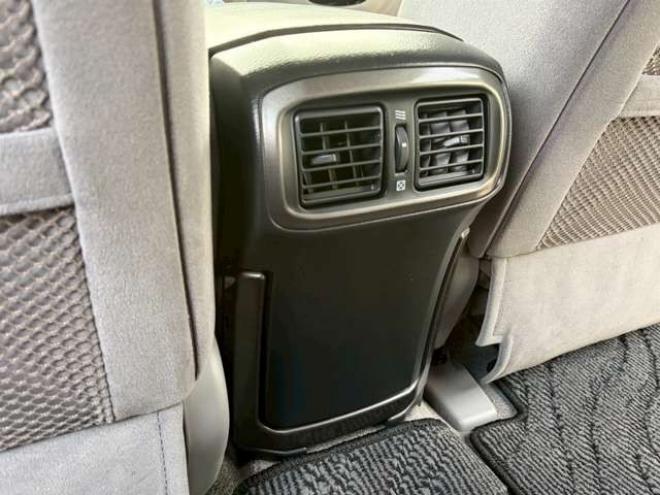 ハイラックスサーフ2.7 SSR-X リミテッド 4WD　TVナビ　パワステ　パワーウィンドウ　キーレスエントリー　LEDヘッドライト　フォグランプ　リフトアップ　アルミホイール　ルーフレール　寒冷地仕様　ABS　バックカメラ　盗難防止装置　エアコン 2700