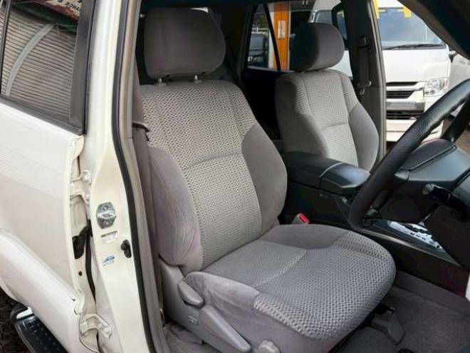 ハイラックスサーフ2.7 SSR-X リミテッド 4WD　TVナビ　パワステ　パワーウィンドウ　キーレスエントリー　LEDヘッドライト　フォグランプ　リフトアップ　アルミホイール　ルーフレール　寒冷地仕様　ABS　バックカメラ　盗難防止装置　エアコン 2700