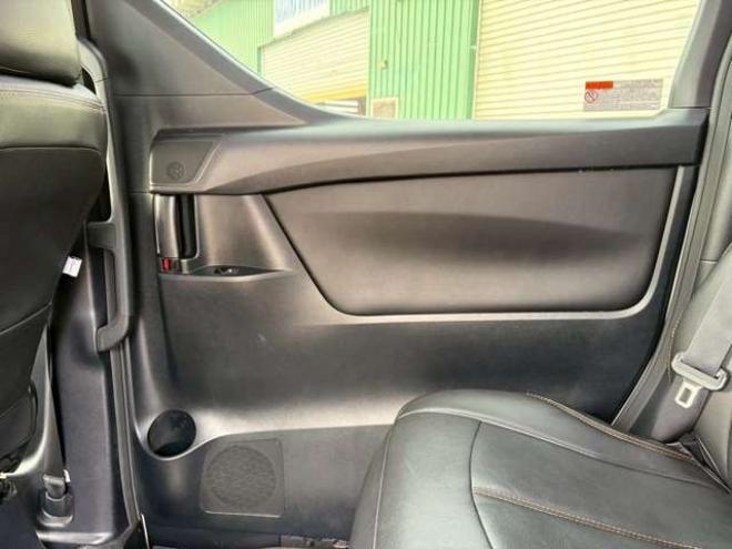 ヴェルファイア2.5 Z 4WD　純正ナビ　TRDエアロ　両側パワスラ　バックカメラ　社外アルミホイール　ETC　車高調　パワステ　パワーウィンドウ　キーレスエントリー　ABS　盗難防止装置　横滑り防止装置　エアコン　3列シート 2500