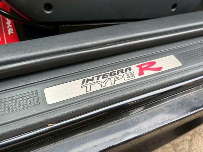 インテグラタイプR　2.0　ワンオーナー　レカロシート　パワステ　パワーウィンドウ　純正アルミホイール　ABS　キーレスエントリー　横滑り防止装置　エアコン　盗難防止装置 2WD 2000
