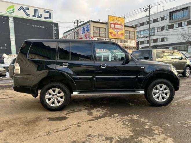 パジェロ3.2 ロング GR ディーゼルターボ 4WD　リフトアップ(ジャオス)　パワステ　パワーウィンドウ　社外ナビ　バックカメラ　純正アルミホイール　ETC　シートヒーター　3列シート　横滑り防止装置　盗難防止装置　ABS　キーレスエントリー 3200