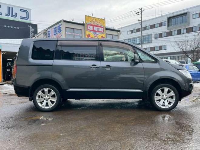 デリカD：5 2.4 G パワーパッケージ 4WD　ETC　アルパインBIGナビ　バックカメラ　両側電動スライドドア　パワステ　パワーウィンドウ　純正アルミ　クルーズコントロール　エアコン　キーレスエントリー　横滑り防止装置　盗難防止装置　3列シート 2400