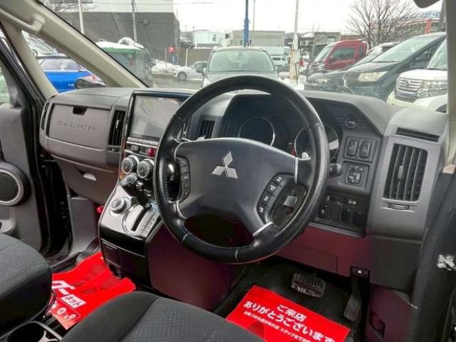 デリカD：5 2.4 G パワーパッケージ 4WD　ETC　アルパインBIGナビ　バックカメラ　両側電動スライドドア　パワステ　パワーウィンドウ　純正アルミ　クルーズコントロール　エアコン　キーレスエントリー　横滑り防止装置　盗難防止装置　3列シート 2400