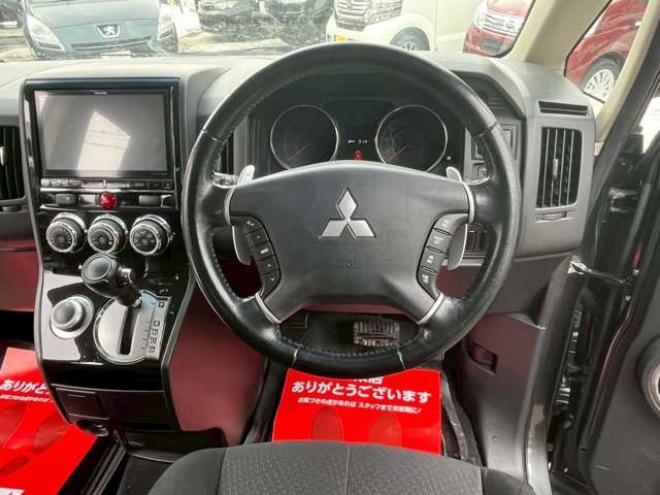 デリカD：5 2.4 G パワーパッケージ 4WD　ETC　アルパインBIGナビ　バックカメラ　両側電動スライドドア　パワステ　パワーウィンドウ　純正アルミ　クルーズコントロール　エアコン　キーレスエントリー　横滑り防止装置　盗難防止装置　3列シート 2400