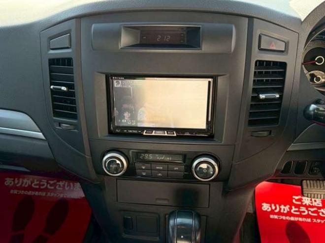 パジェロ3.0 ロング リミテッド エディション 4WD　ワンオーナー　社外ナビ　バックカメラ　純正アルミホイール　エアコン　エンジンスターター　ETC　記録簿　キーレスエントリー　パワステ　パワーウィンドウ　3列シート　エアコン　寒冷地仕様　盗難防止装置 3000