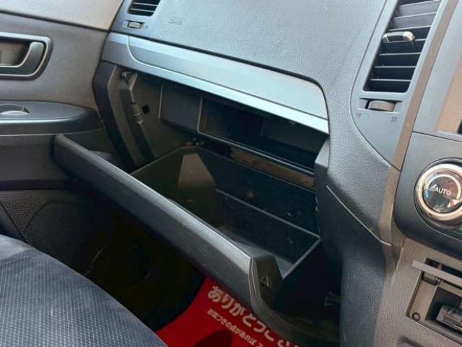 パジェロ3.0 ロング リミテッド エディション 4WD　ワンオーナー　社外ナビ　バックカメラ　純正アルミホイール　エアコン　エンジンスターター　ETC　記録簿　キーレスエントリー　パワステ　パワーウィンドウ　3列シート　エアコン　寒冷地仕様　盗難防止装置 3000