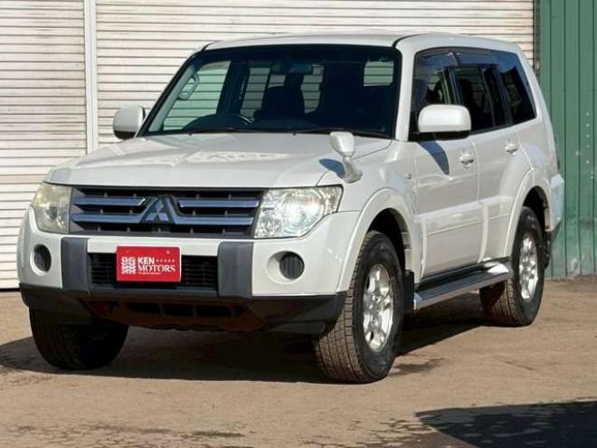 パジェロ3.0 ロング リミテッド エディション 4WD　ワンオーナー　社外ナビ　バックカメラ　純正アルミホイール　エアコン　エンジンスターター　ETC　記録簿　キーレスエントリー　パワステ　パワーウィンドウ　3列シート　エアコン　寒冷地仕様　盗難防止装置 3000