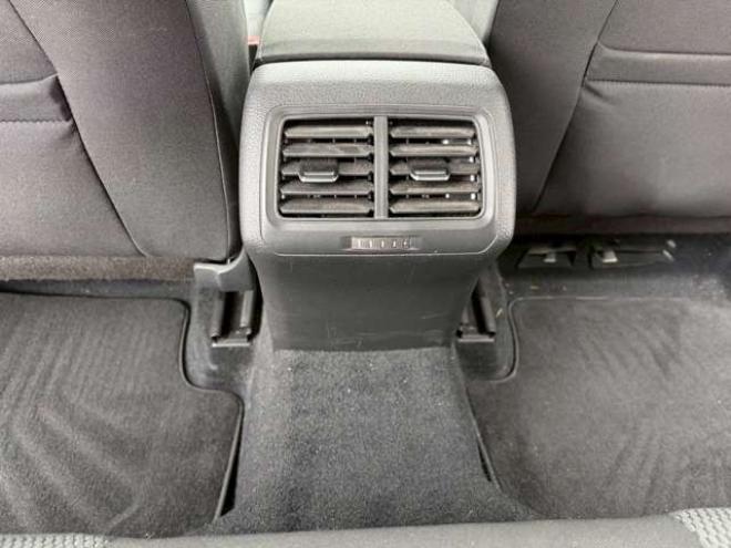 ゴルフTSI コンフォートライン　地デジナビ　バックカメラ　純正アルミホイール　パワステ　パワーウィンドウ　ABS　キーレスエントリー　ETC　クルーズコントロール　横滑り防止装置　エアコン　盗難防止装置　CD　アイドリングストップ 正規輸入車 2WD 1200