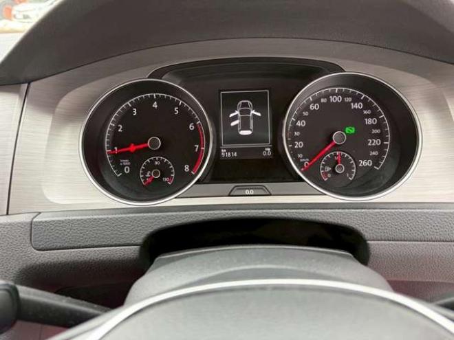 ゴルフTSI コンフォートライン　地デジナビ　バックカメラ　純正アルミホイール　パワステ　パワーウィンドウ　ABS　キーレスエントリー　ETC　クルーズコントロール　横滑り防止装置　エアコン　盗難防止装置　CD　アイドリングストップ 正規輸入車 2WD 1200