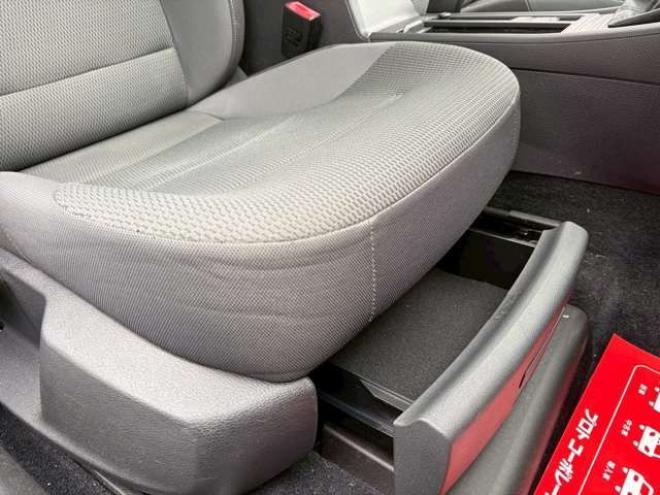 ゴルフTSI コンフォートライン　地デジナビ　バックカメラ　純正アルミホイール　パワステ　パワーウィンドウ　ABS　キーレスエントリー　ETC　クルーズコントロール　横滑り防止装置　エアコン　盗難防止装置　CD　アイドリングストップ 正規輸入車 2WD 1200