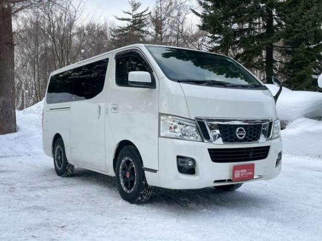 キャラバンNV350 2.5 プレミアムGX ロングボディ ディーゼルターボ 4WD　ベッドキット　スマートキー　キーレスエントリー　パワステ　パワーウィンドウ　ABS　ETC　エアコン　盗難防止装置　両側スライドドア 2500
