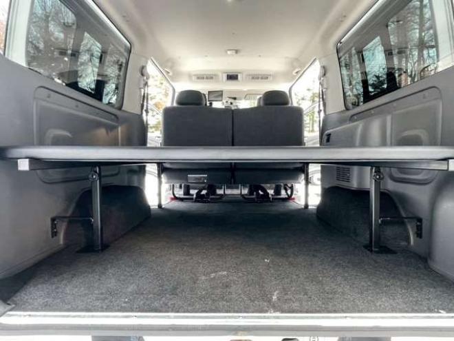 キャラバンNV350 2.5 プレミアムGX ロングボディ ディーゼルターボ 4WD　ベッドキット　スマートキー　キーレスエントリー　パワステ　パワーウィンドウ　ABS　ETC　エアコン　盗難防止装置　両側スライドドア 2500