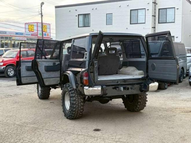 サファリ4.2 エクストラ標準ルーフグランロード ディーゼル 4WD　リフトアップ　パワステ　パワーウィンドウ　社外グリル　全塗装済　リアヒーター　デフロック　社外キーレス 4200