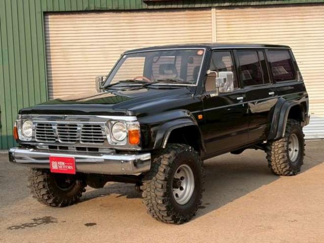 サファリ4.2 エクストラ標準ルーフグランロード ディーゼル 4WD　リフトアップ　パワステ　パワーウィンドウ　社外グリル　全塗装済　リアヒーター　デフロック　社外キーレス 4200