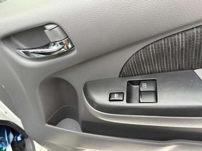 キャラバンNV350 2.5 プレミアムGX ロングボディ ディーゼルターボ 4WD　バックカメラ　エアコン　ドライブレコーダー　ETC　パワステ　パワーウィンドウ　スマートキー　キーレス　片側スライドドア 2500