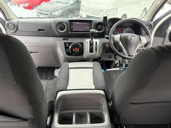 キャラバンNV350 2.5 プレミアムGX ロングボディ ディーゼルターボ 4WD　バックカメラ　エアコン　ドライブレコーダー　ETC　パワステ　パワーウィンドウ　スマートキー　キーレス　片側スライドドア 2500