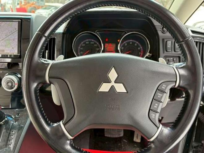 デリカD：5 2.4 G パワーパッケージ 4WD　リフトアップ　両側パワースライドドア　社外ナビ　バックカメラ　フロントカメラ　リアパワーゲート　後席モニター　パワステ　パワーウィンドウ　ABS　キーレスエントリー 2400