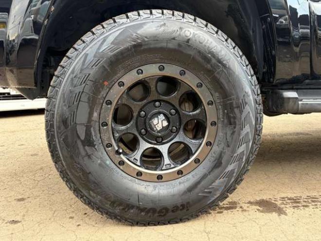 ハイラックスサーフ2.7 SSR-X リミテッド 4WD　社外アルミホイール　リフトアップ　社外ナビ　バックカメラ　ETC　寒冷地仕様　ABS　キーレスエントリー　パワステ　パワーウィンドウ　盗難防止装置　エアコン　ルーフレール 2700