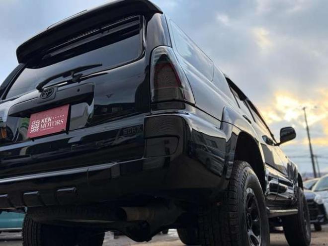 ハイラックスサーフ2.7 SSR-X リミテッド 4WD　社外アルミホイール　リフトアップ　社外ナビ　バックカメラ　ETC　寒冷地仕様　ABS　キーレスエントリー　パワステ　パワーウィンドウ　盗難防止装置　エアコン　ルーフレール 2700