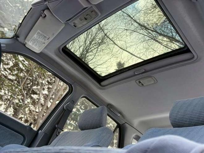 ハイラックスサーフ2.7 SSR-X 4WD　リフトアップ　全塗装済レッド　社外ナビ　ETC　パワステ　パワーウィンドウ　ABS　キーレスエントリー　ルーフレール　サンルーフ 2700