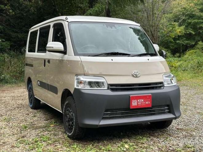 タウンエースバン1.5 GL 4WD　アルトピアーノ　ベージュツートン全塗装済　ベッドキット　セカンドバッテリー　ETC　フルセグTVナビ　バックカメラ　アイドリングストップ　ABS　レーンキープアシスト　盗難防止装置　パワステ　パワーウィンドウ 1500