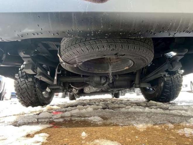 キャラバンNV350 2.5 プレミアムGX ロングボディ ディーゼルターボ 4WD　ABS　衝突軽減ブレーキ　横滑防止装置　盗難防止装置　エアコン　パワステ　パワーウィンドウ　キーレス　片側スライドドア　フォグランプ　ETC　エアバッグ　オリジナル全塗装アンビルグレー　フロントグリル 2500