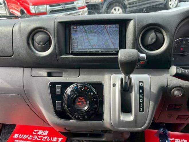 キャラバンNV350 2.5 プレミアムGX ロングボディ ディーゼルターボ 4WD　ABS　衝突軽減ブレーキ　横滑防止装置　盗難防止装置　エアコン　パワステ　パワーウィンドウ　キーレス　片側スライドドア　フォグランプ　ETC　エアバッグ　オリジナル全塗装アンビルグレー　フロントグリル 2500