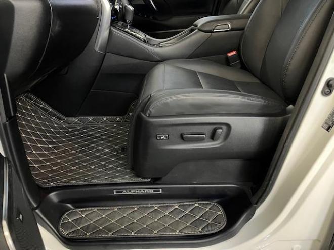 アルファード２．５Ｓ　Ｃパッケージ　本州仕入　寒冷地仕様　禁煙車　ＲＡＹＳ１８インチＡＷ　社外１６ＡＷ＋スタッドレスタイヤ付　純正リアフリップダウンモニター　全方位アラウンドビューモニター　前後ドライブレコーダー　パワーバックドア 4WD 2500 5Dr