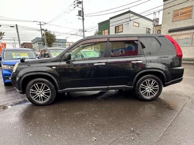 エクストレイル2.0 20X 4WD　社外ディスプレイオーディオ　前後シートヒーター　4WD切り替スイッチ　　横滑り防止装置　ETC　ヒルディセントコントロール　社外アルミホイール夏 2000