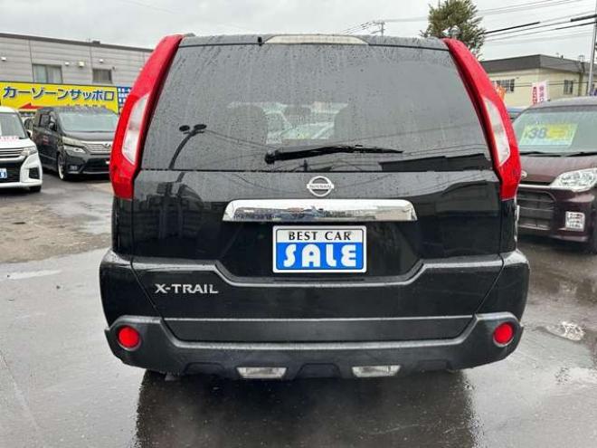 エクストレイル2.0 20X 4WD　社外ディスプレイオーディオ　前後シートヒーター　4WD切り替スイッチ　　横滑り防止装置　ETC　ヒルディセントコントロール　社外アルミホイール夏 2000