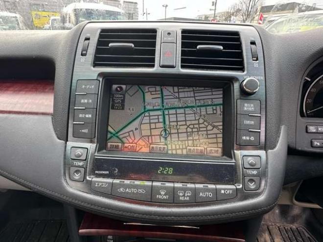 クラウンロイヤル 3.0 ロイヤルサルーン i-Four 4WD　純正HDDナビ　プッシュスタート　ビルトインETC　地デジ　純正アルミホイール夏　純正アルミホイール冬　バックモニター　クルーズコントロール 3000
