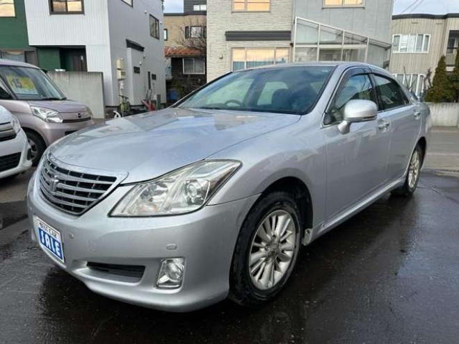 クラウンロイヤル 3.0 ロイヤルサルーン i-Four 4WD　純正HDDナビ　プッシュスタート　ビルトインETC　地デジ　純正アルミホイール夏　純正アルミホイール冬　バックモニター　クルーズコントロール 3000