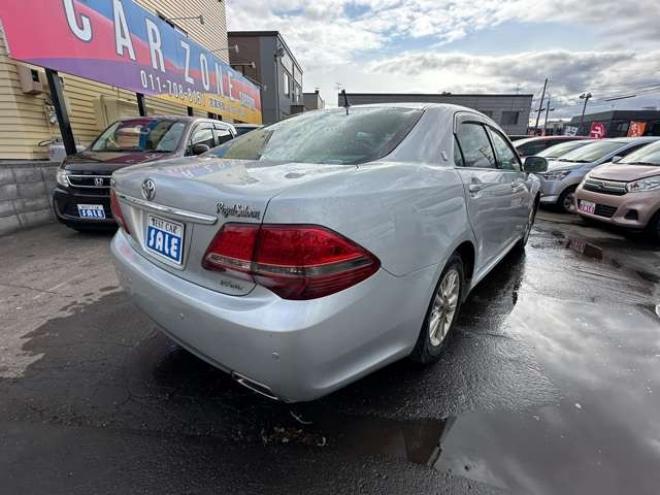 クラウンロイヤル 3.0 ロイヤルサルーン i-Four 4WD　純正HDDナビ　プッシュスタート　ビルトインETC　地デジ　純正アルミホイール夏　純正アルミホイール冬　バックモニター　クルーズコントロール 3000