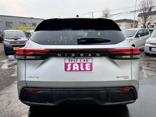 ノート1.2 S FOUR 4WD　ナビ　Bluetooth　アラウンドビューモニター　バックモニター　　オートホールド　アイドリングストップ　USB　スチールホイール冬　レーンキープアシスト　横滑り防止装置　コーナーセンサー　シートヒーター 1200