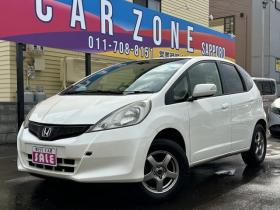 フィット　1.3 G スマートセレクション 4WD　HONDAスマートキーシステム　ナビ　社外アルミホイール冬　社外アルミホイール夏 1300