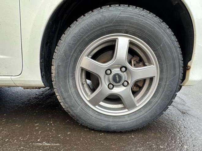 フィット1.3 G スマートセレクション 4WD　HONDAスマートキーシステム　ナビ　社外アルミホイール冬　社外アルミホイール夏 1300