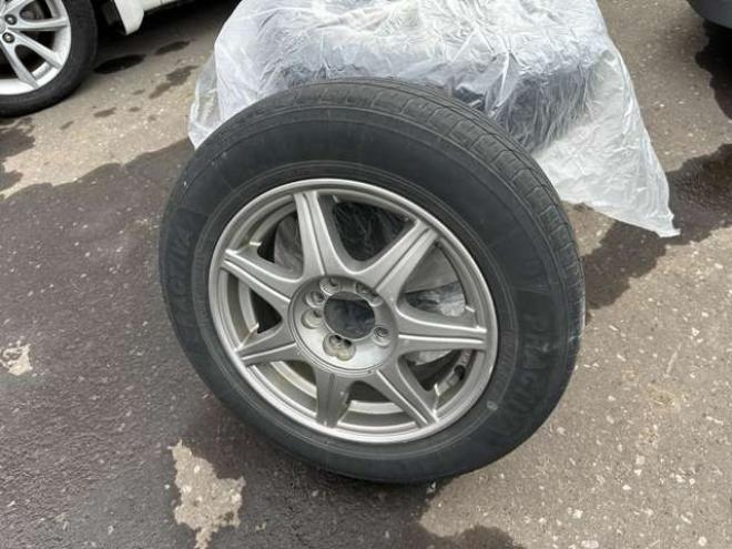 フィット1.3 G スマートセレクション 4WD　HONDAスマートキーシステム　ナビ　社外アルミホイール冬　社外アルミホイール夏 1300