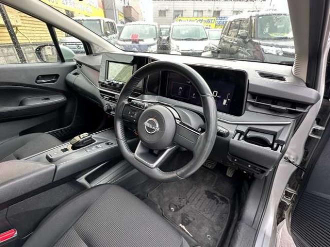 ノート1.2 S FOUR 4WD　ナビ　Bluetooth　オートホールド　アイドリングストップ　USB　スチールホイール冬　レーンキープアシスト　横滑り防止装置　コーナーセンサー　シートヒーター 1200